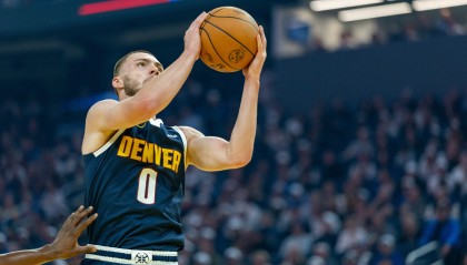 皇冠体育官方网站-布劳恩：今晚我们配合得相当不错 在季后赛前达成一致才最重要