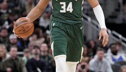 皇冠体育-字母想复出！哈队：他到底在搞啥 雄鹿和他好聚好散没啥大不了的